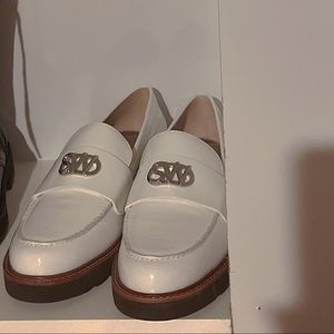 Stuart Weitzman Yorke loafer. 7.5 US size. 【99% new】Just tried on for once.